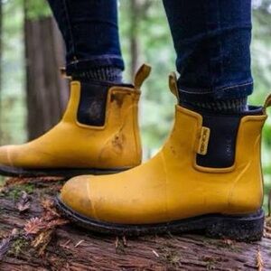 Merry People Bobbi Rain Boot Size 39/8.5